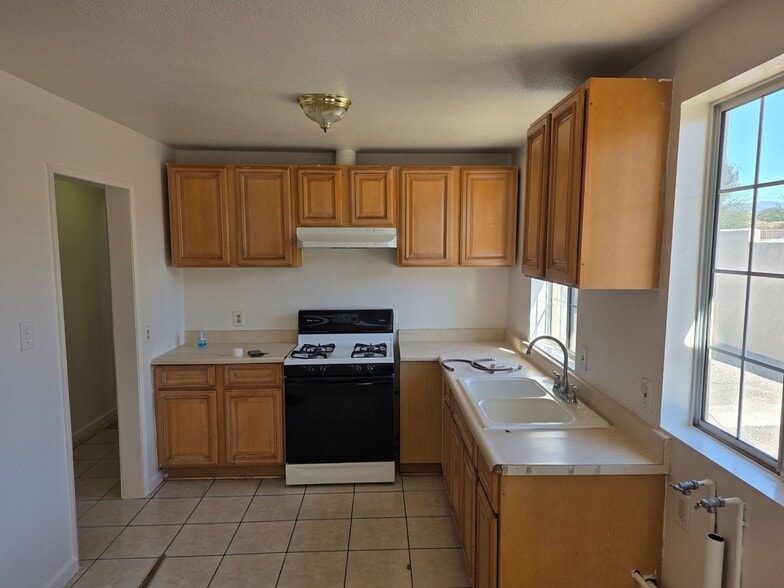 Building Photo - 16594 Orange Way