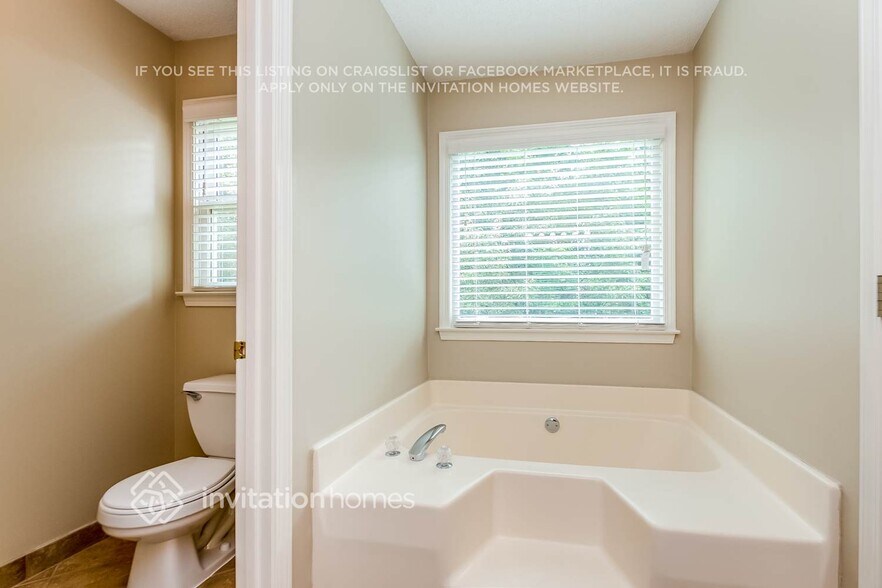 Building Photo - 715 Saddle Shoals Dr