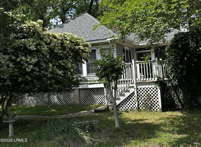 Building Photo - 70 Tuscarora Ave