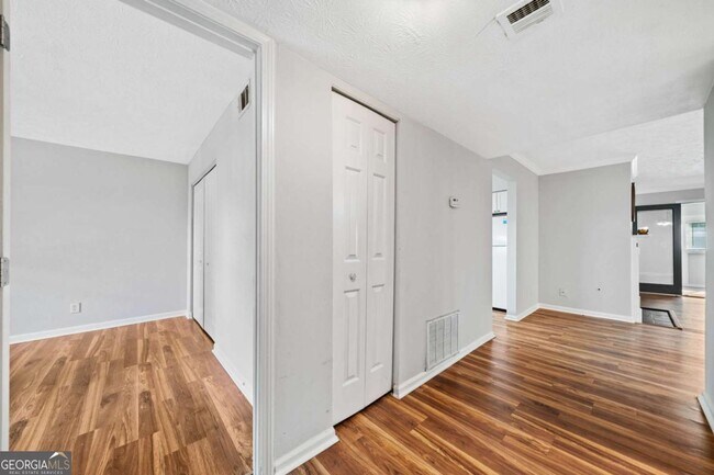 Building Photo - 717 Beaufort Cir