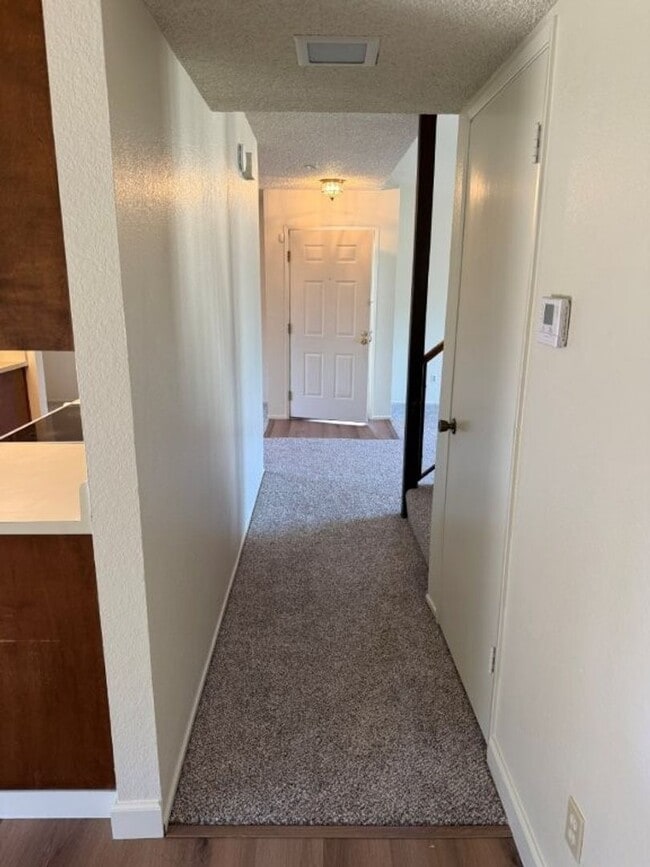 Building Photo - Updated 4 Bedroom 2.5 Bath Vacaville *Star...