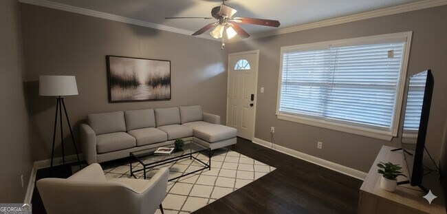 Building Photo - 21 Delmont Dr NE