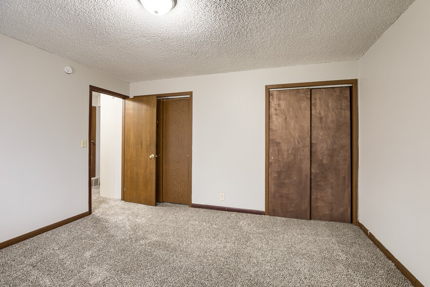 Building Photo - 2635 N 42nd St