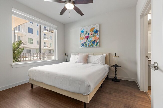 Building Photo - 5820 1/2 Cameron Rd