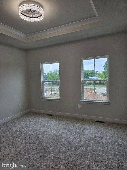 Building Photo - 33 Oasis Ave