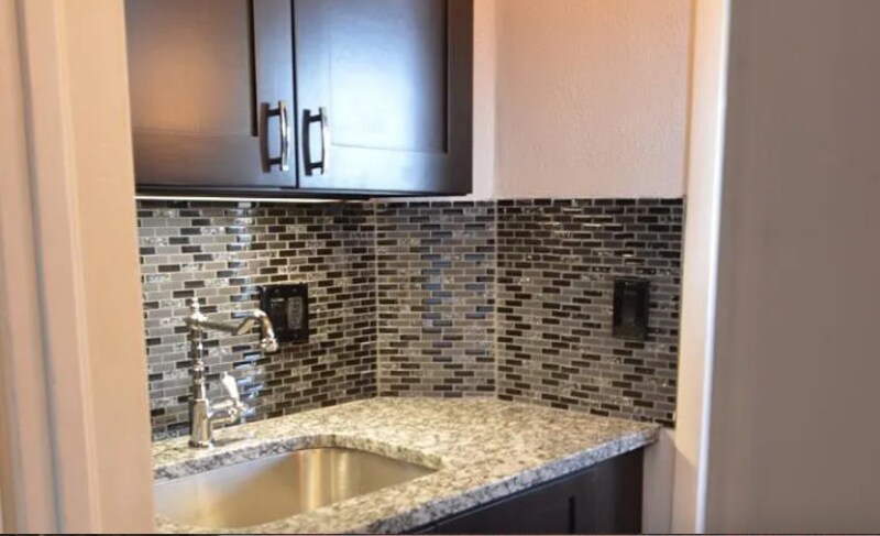 Building Photo - 1440 Detroit St