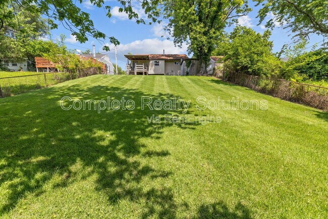 Building Photo - 10423 Balmoral Dr