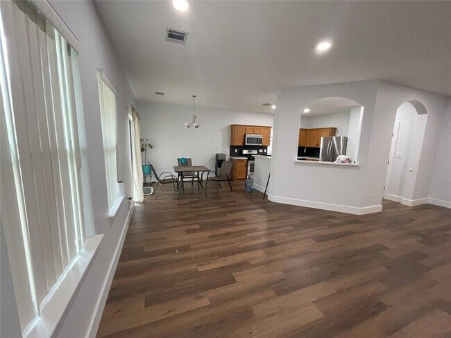 Building Photo - 1413 Shamitas Ct