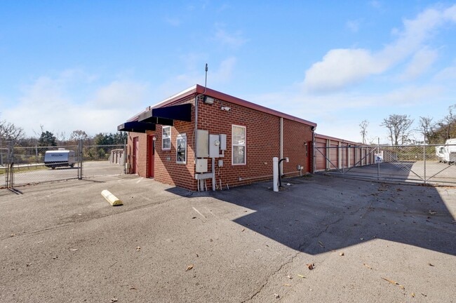 Building Photo - 129 Sunset Cir