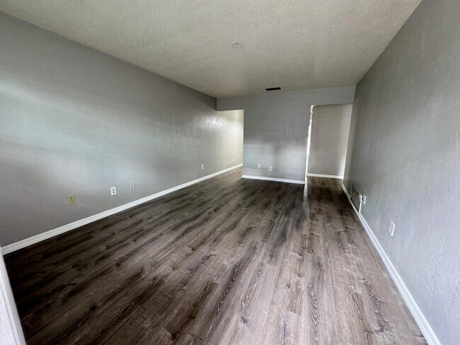 Building Photo - 2241 Granada Dr