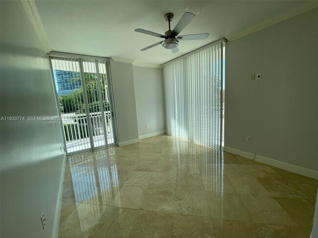 Building Photo - 1755 E Hallandale Beach Blvd