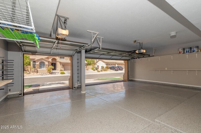 Building Photo - 1211 E Desert Flower Ln