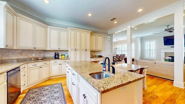 Building Photo - 321 Madison Grove Blvd