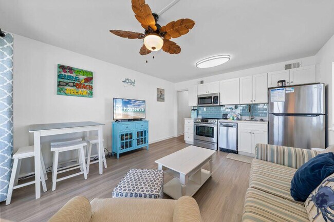 Building Photo - 400 Plantation Rd