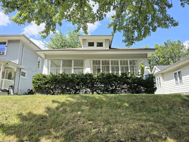 Primary Photo - 917 Sancome Ave