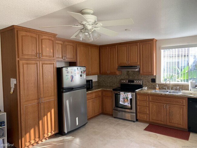 Building Photo - 3 br, 1.5 bath House - 11374 Acrux Dr