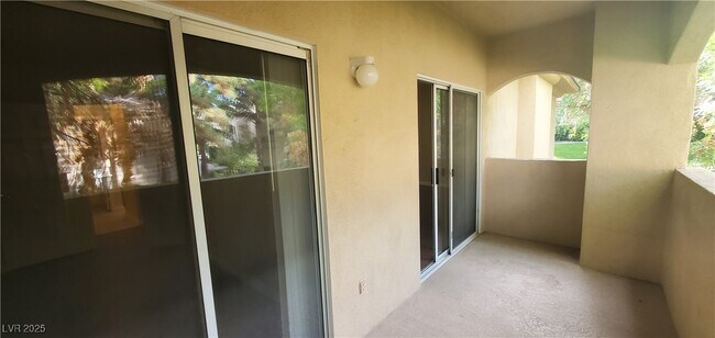 Building Photo - 2050 W Warm Springs Rd