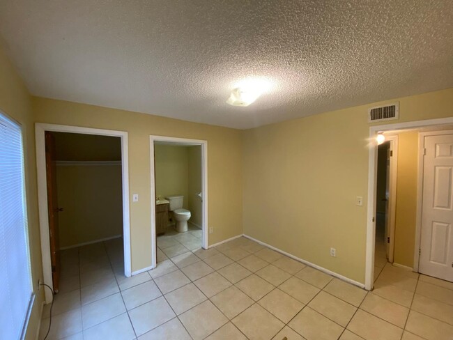 Building Photo - 67 Deena Way
