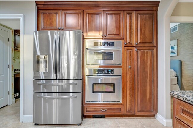 Building Photo - 6406 Gulf Dr