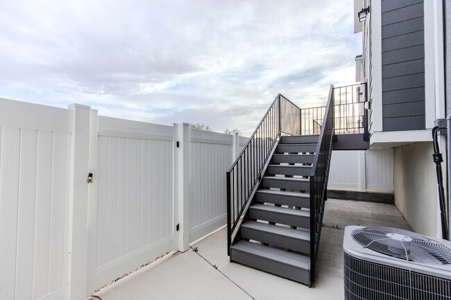 Building Photo - 3569 Grassland Dr