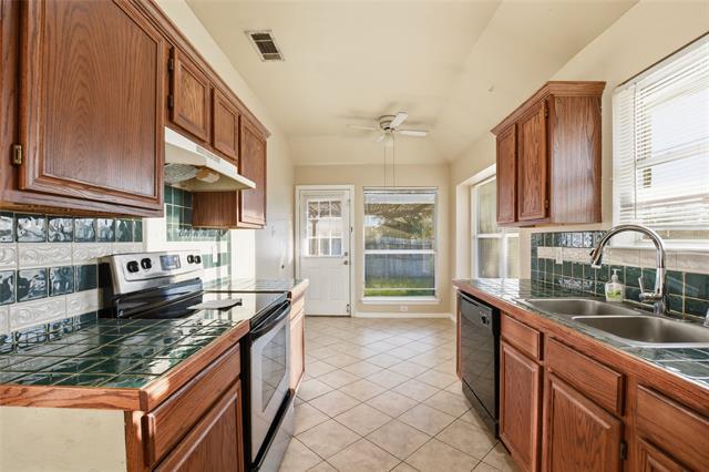 Building Photo - 5418 Cypress Dr