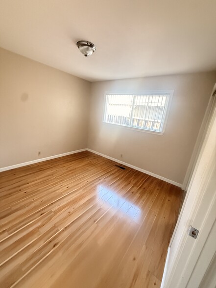 Building Photo - 1371 Kingfisher Way