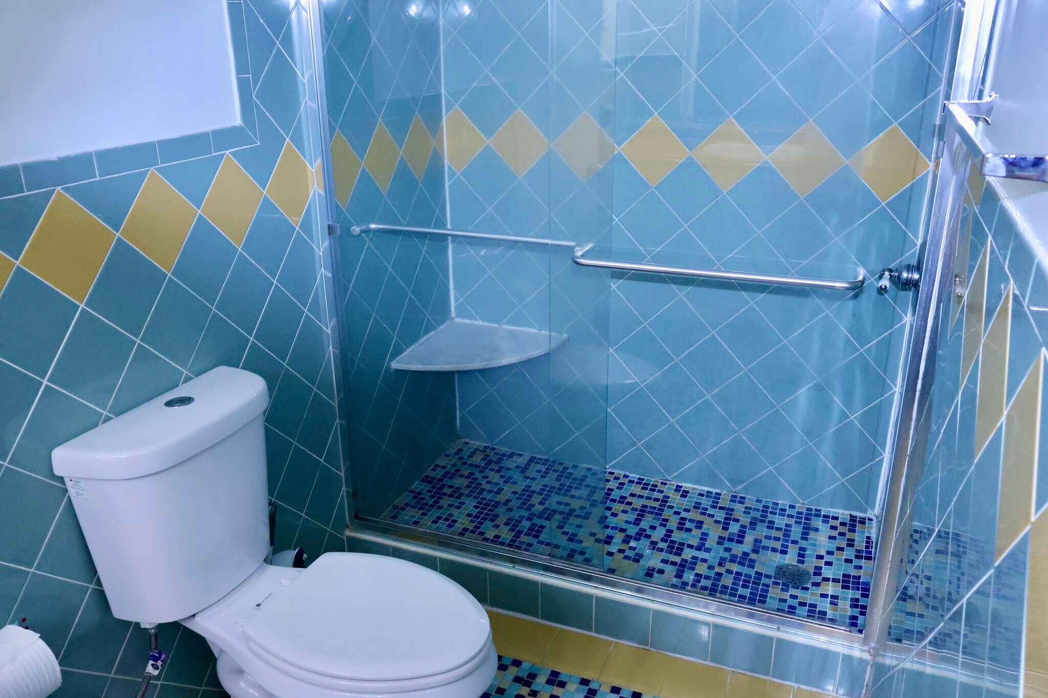 Building Photo - 1351 NE 191st St