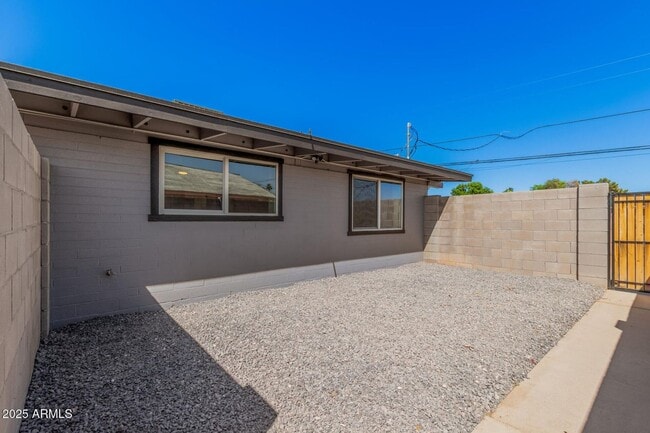Building Photo - 3331 N 66th Pl