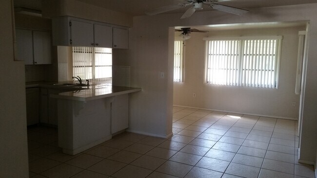 Building Photo - 4430 Glissade Dr