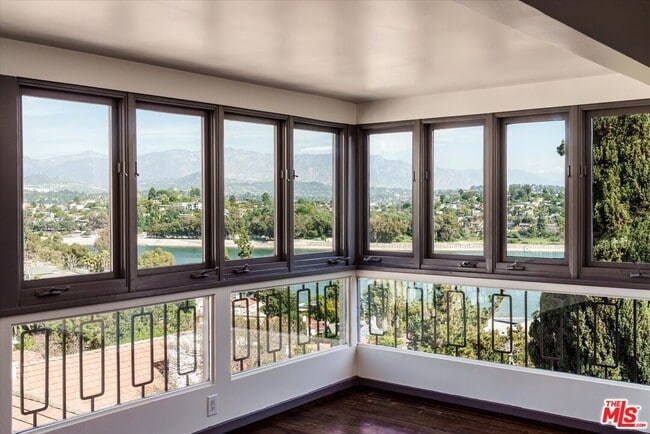 Building Photo - 2051 Kenilworth Ave