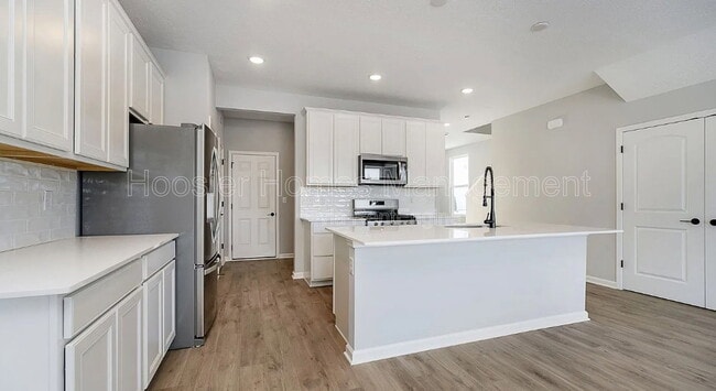 Building Photo - 7273 Shroyer Wy