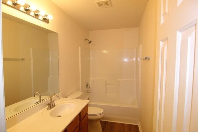 Building Photo - 700 Moonlight Way