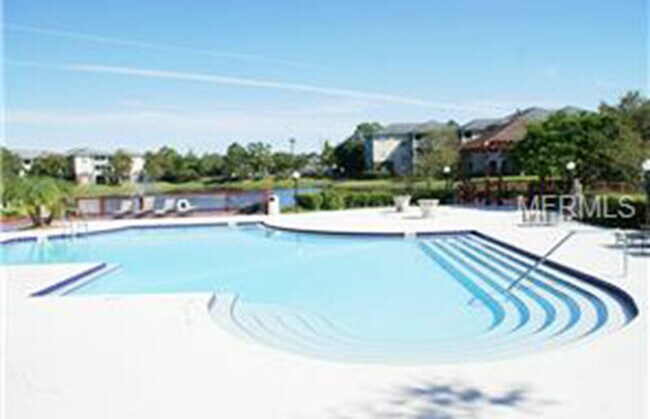 Building Photo - HALF OFF 1ST MONTHS RENT! The Landings 3rd...