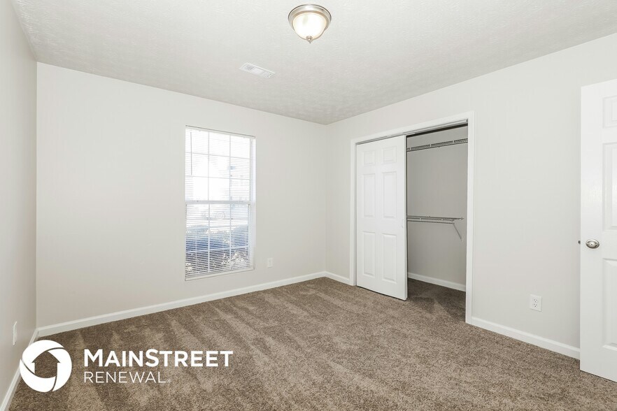 Building Photo - 9430 Sleepy Hollow Ln