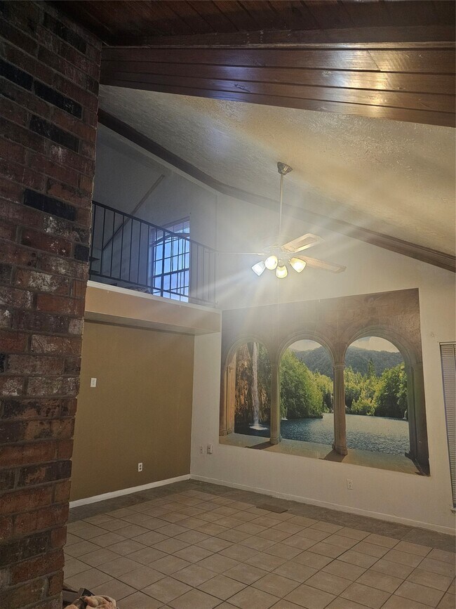 Building Photo - 4011 Alshire Dr