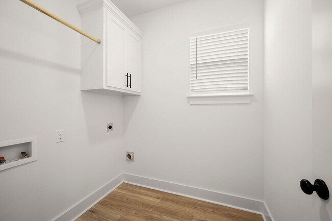 Building Photo - Beautiful 4-Bedroom Home in Parks at Water Oaks – Gonzales, LA