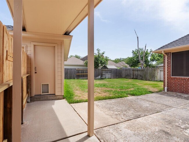 Building Photo - 23334 Fairbranch Dr