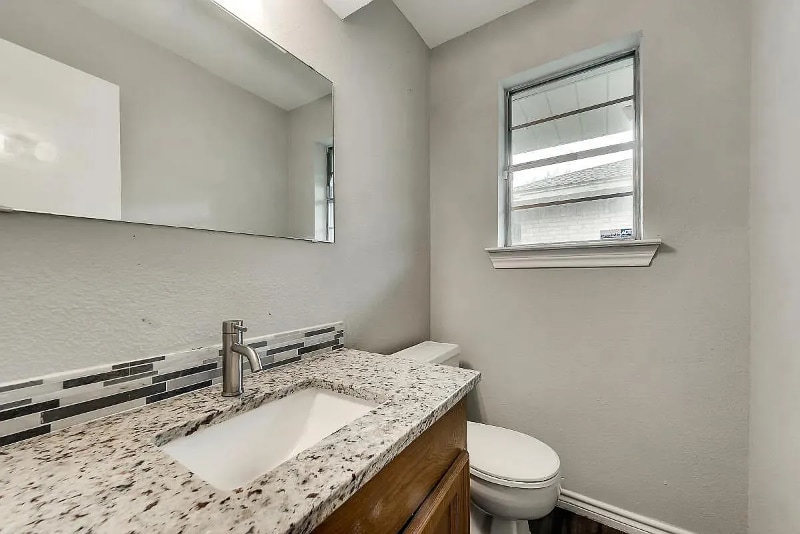 Building Photo - 5806 Everglade Rd