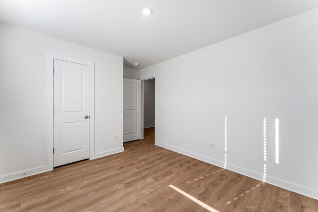 Building Photo - Welcome to your dream home in the prime lo...