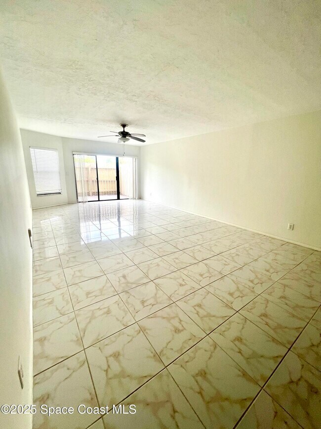 Building Photo - 305 Tangle Run Blvd