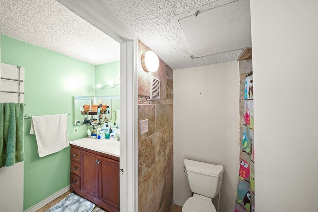 Building Photo - 2120 El Paseo St