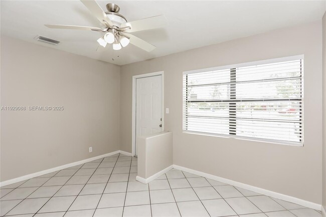 Building Photo - 1367 NE 27th St