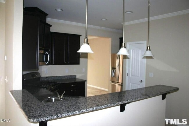 Building Photo - 805 Keystone Park Dr