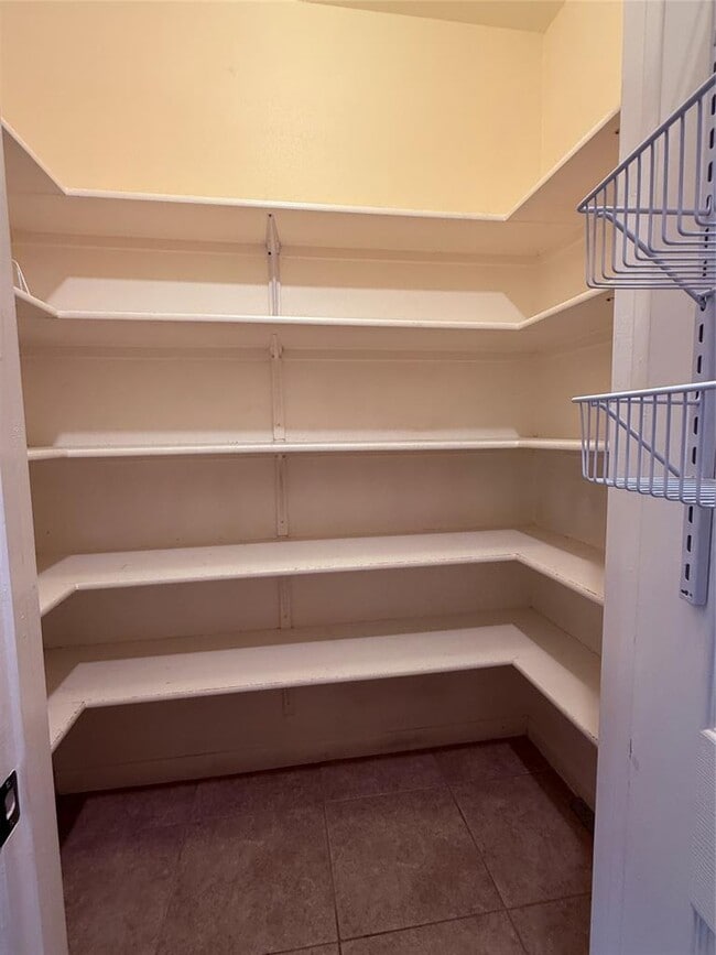 Building Photo - 112 E Adelanta Place