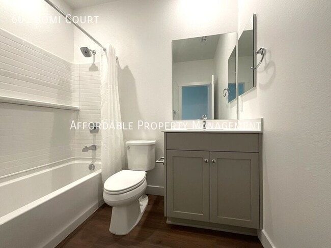 Building Photo - 601 Somi Ct