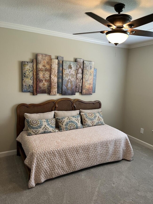 Building Photo - 54 Lake Pointe Cir