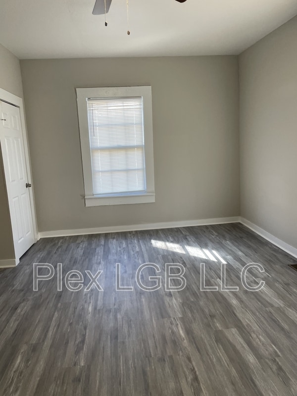 Building Photo - 1006 Greenville St