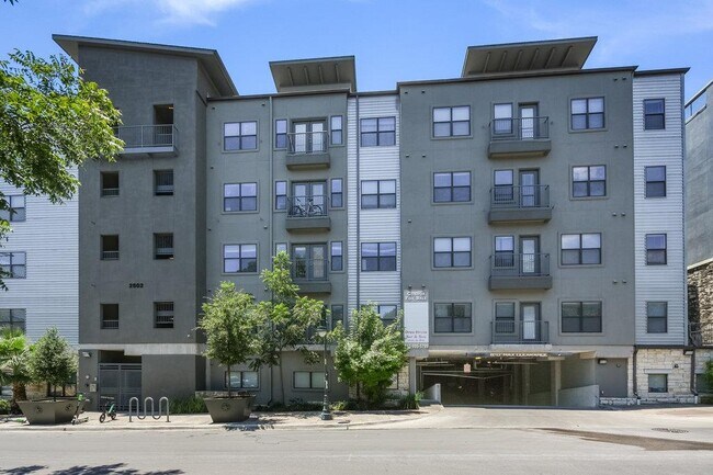 Building Photo - 2502 Leon St