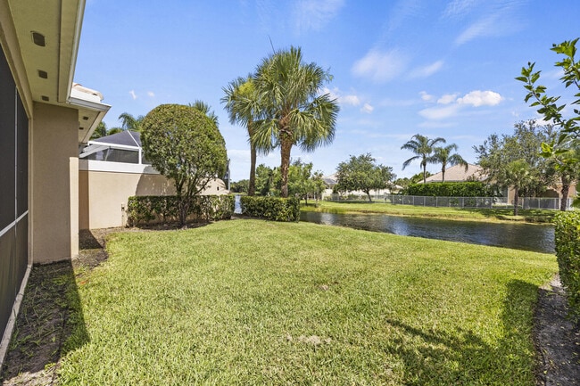 Building Photo - 12120 SW Elsinore Dr