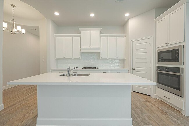 Building Photo - 213 McCrea Ct